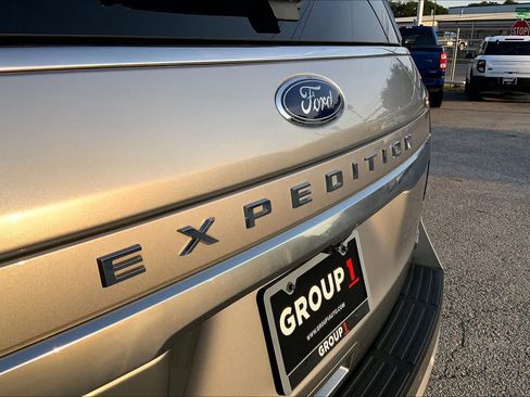 Used 2023 Ford Expedition Max Platinum AWD/4WD image 31