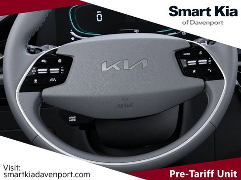 New 2025 Kia Niro EX Touring image 22