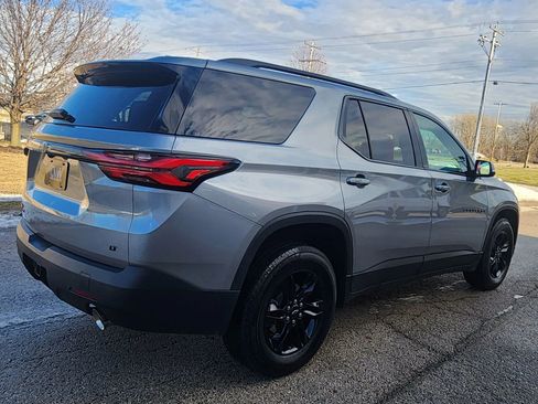 Used 2023 Chevrolet Traverse LT w/ Midnight/Sport Edition image 9