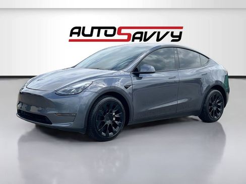 Used 2023 Tesla Model Y Long Range AWD/4WD image 3