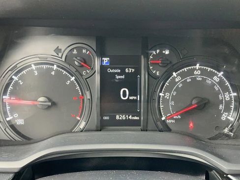 Used 2022 Toyota 4Runner SR5 Premium w/ Moonroof Package AWD/4WD image 35