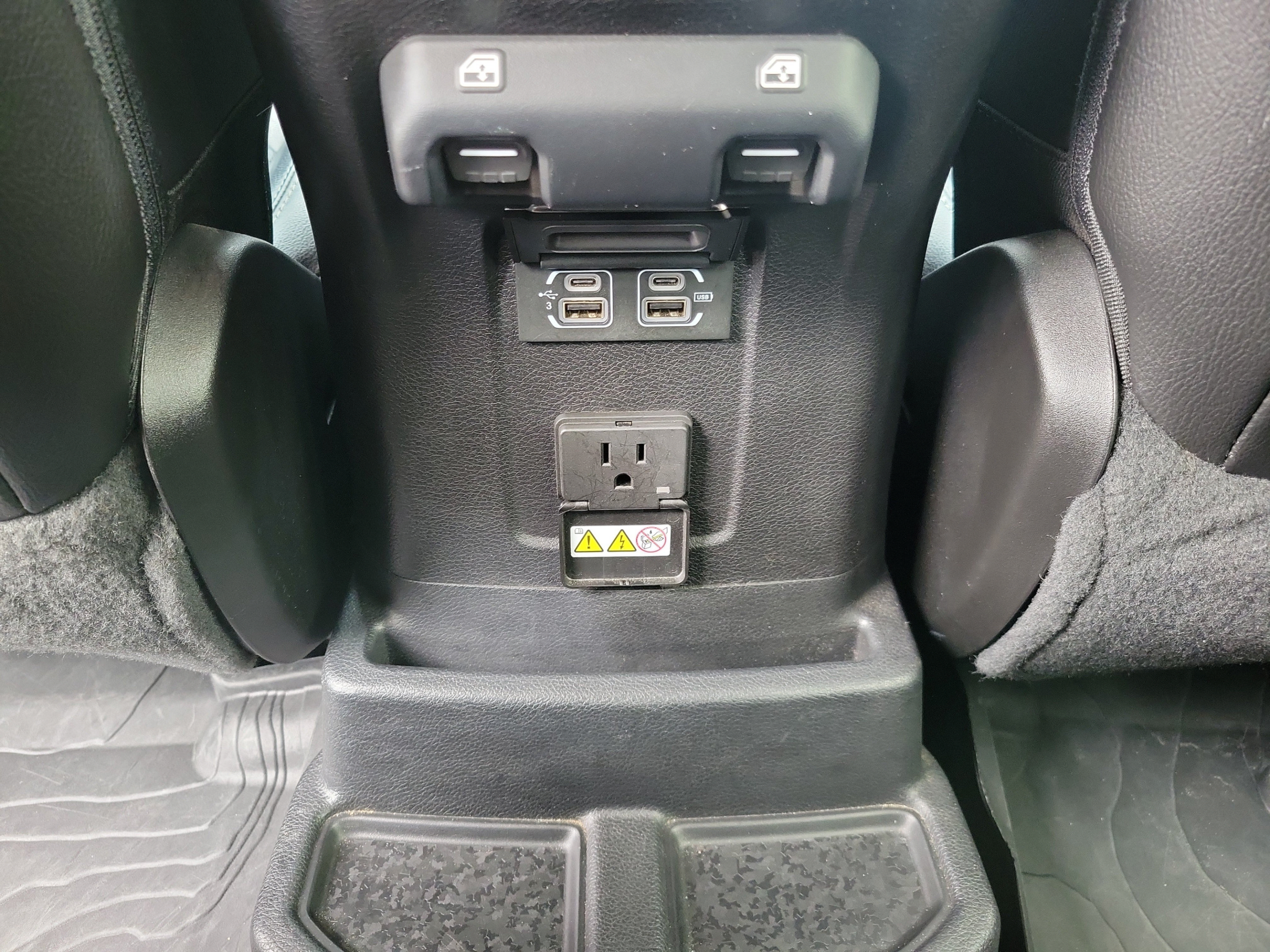 Used 2019 Jeep Wrangler Unlimited Sahara AWD/4WD image 11