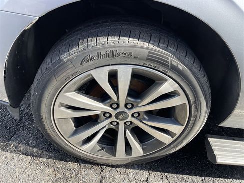 Used 2020 Ford Expedition Limited w/ Equipment Group 302A image 2