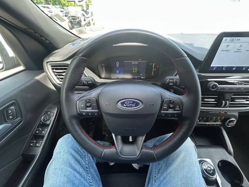 Used 2025 Ford Escape ST-Line Select AWD/4WD image 16