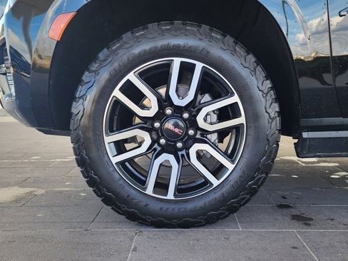 Used 2022 GMC Yukon AT4 w/ AT4 Premium Package image 10