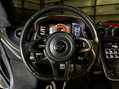 Used 2016 McLaren 570S Coupe image 26