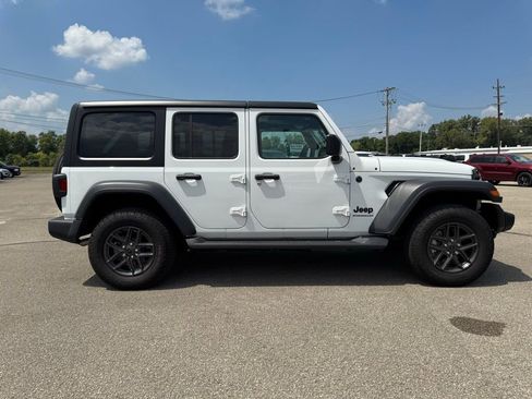Used 2024 Jeep Wrangler Sport S image 8