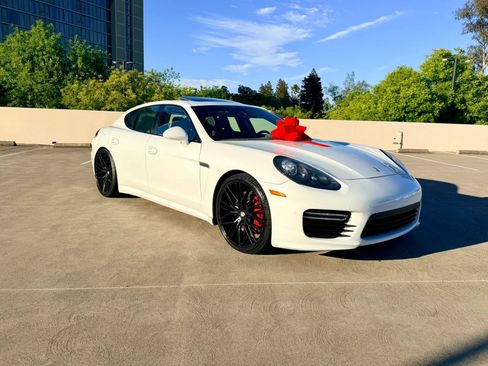 Used 2015 Porsche Panamera GTS AWD/4WD image 2