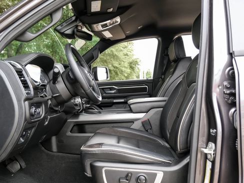Used 2023 RAM 1500 Laramie AWD/4WD image 46