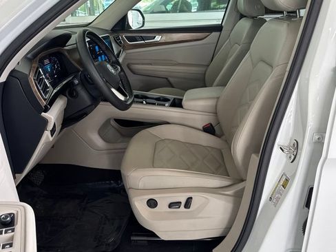 Certified 2024 Volkswagen Atlas SE FWD image 13