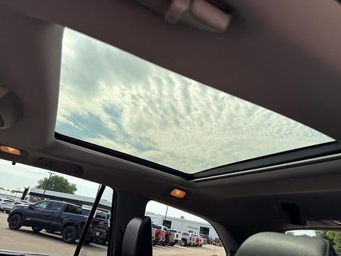 Used 2019 Honda Pilot Elite image 32