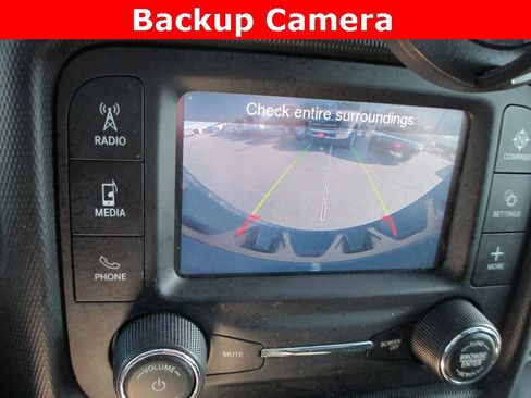 Used 2018 Jeep Wrangler Unlimited Sport image 12