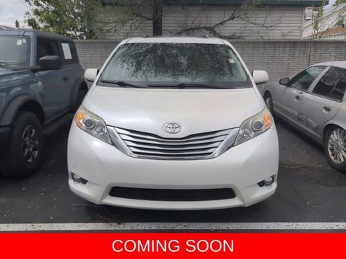 Used 2012 Toyota Sienna Limited w/ Premium Pkg AWD/4WD image 3