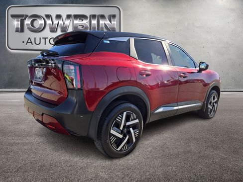 Used 2025 Nissan Kicks SV image 4