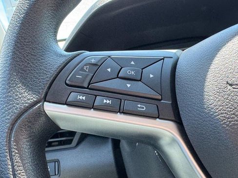 Used 2024 Nissan Altima 2.5 SV FWD image 18