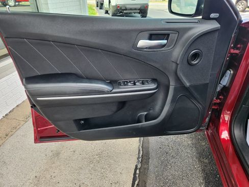 Used 2019 Dodge Charger SXT AWD/4WD image 23