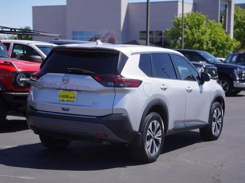 Used 2022 Nissan Rogue SV FWD image 6