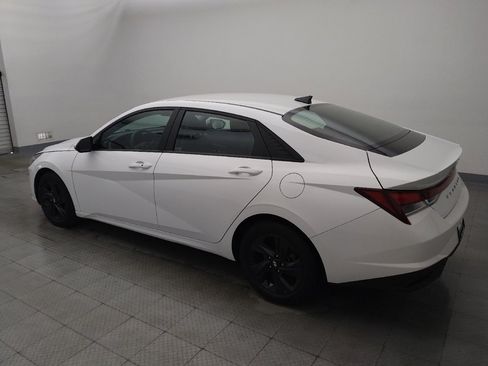 Used 2022 Hyundai Elantra SEL image 3