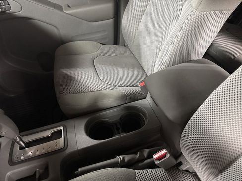 Used 2019 Nissan Frontier SV image 28