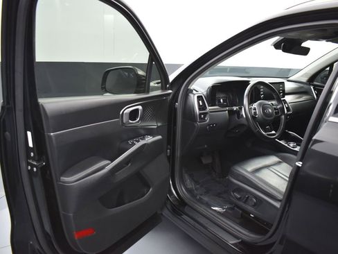 Used 2021 Kia Sorento S image 8
