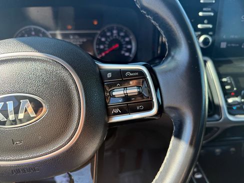 Used 2021 Kia Sorento S image 22