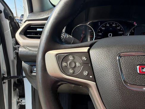 Used 2017 GMC Acadia Denali w/ Technology Package FWD image 32