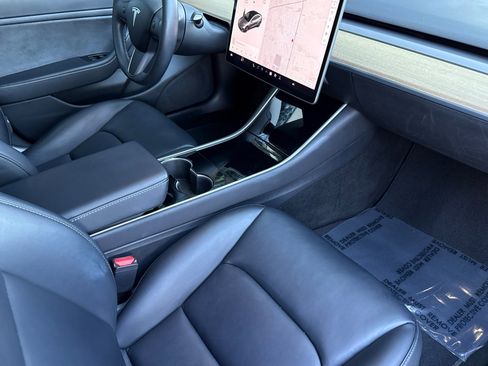 Used 2020 Tesla Model 3 Performance image 19
