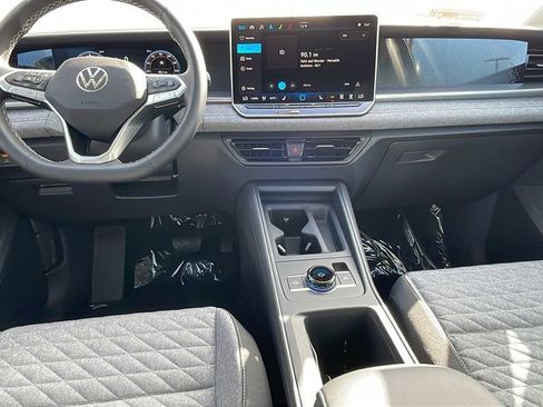 Certified 2025 Volkswagen Tiguan S FWD image 17