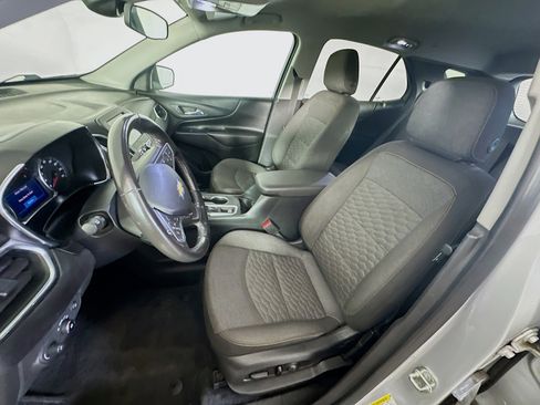 Used 2020 Chevrolet Equinox LT w/ Driver Convenience Package image 13