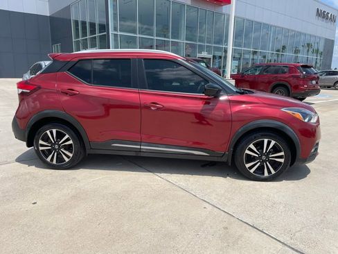 Used 2020 Nissan Kicks SR FWD image 3
