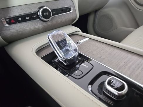 Used 2022 Volvo XC90 T8 Inscription w/ Advanced Package image 25