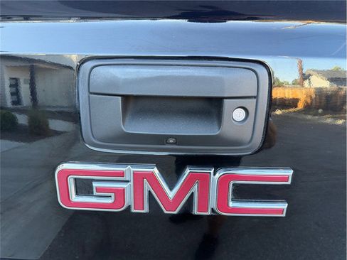 Used 2018 GMC Sierra 2500 Denali w/ Duramax Plus Package AWD/4WD image 49