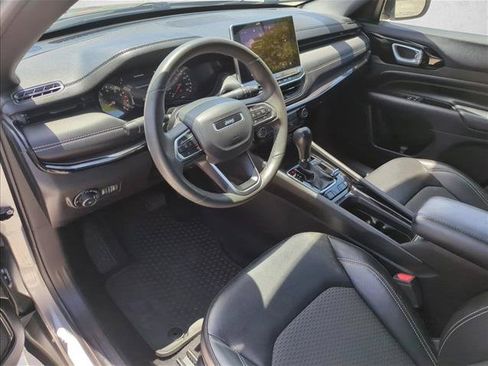 Used 2023 Jeep Compass Latitude w/ Convenience Group AWD/4WD image 7