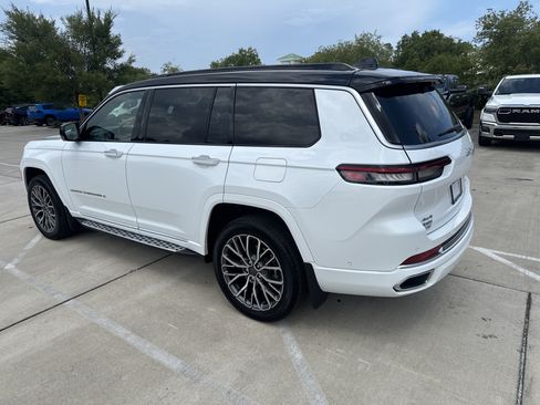 Used 2025 Jeep Grand Cherokee L Summit AWD/4WD image 7
