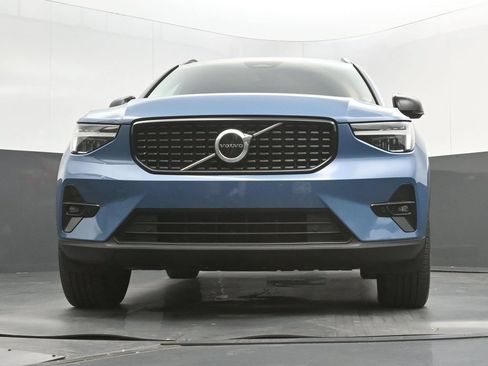 Certified 2023 Volvo XC40 B5 Plus w/ Climate Package AWD/4WD image 37