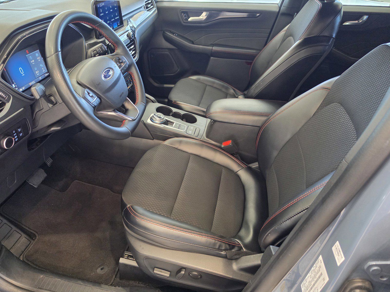 Used 2025 Ford Escape ST-Line FWD image 18