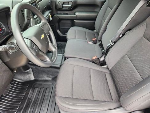 Used 2025 Chevrolet Silverado 2500 W/T image 4