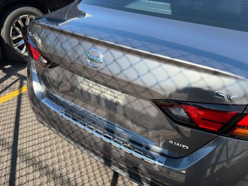 Used 2022 Nissan Altima 2.5 SV w/ SV Premium Package AWD/4WD image 7
