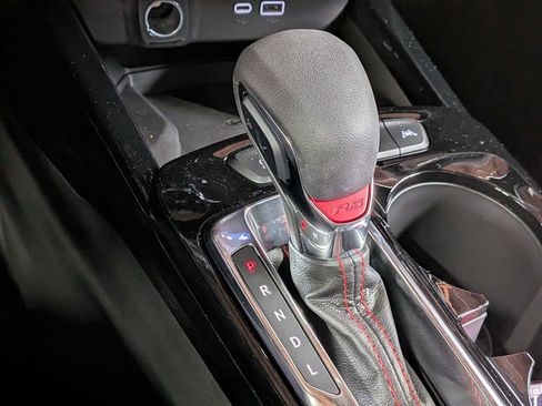 New 2025 Chevrolet Trax RS w/ Sunroof Package image 31