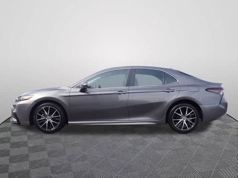 Used 2024 Toyota Camry SE FWD image 2