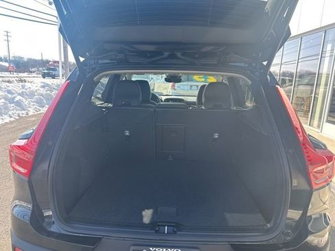 Certified 2025 Volvo XC40 B5 Core image 11