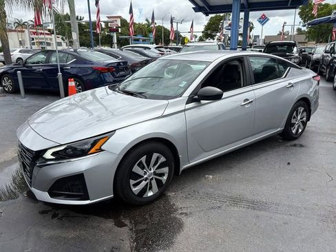 Used 2024 Nissan Altima 2.5 S image 12