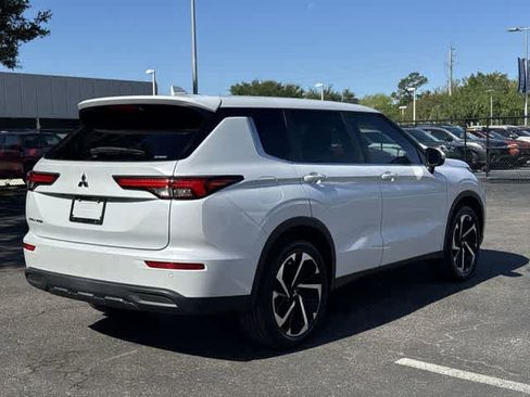 Used 2022 Mitsubishi Outlander ES AWD/4WD image 6