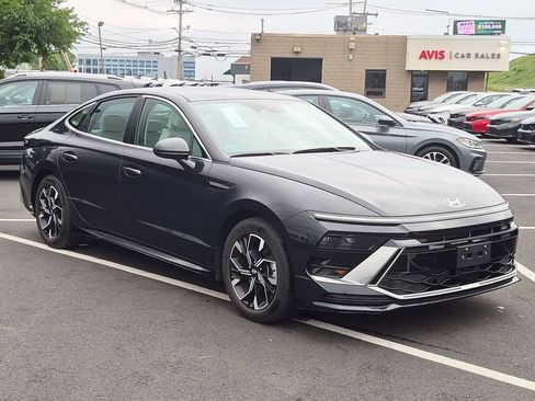 Used 2025 Hyundai Sonata SEL FWD image 3