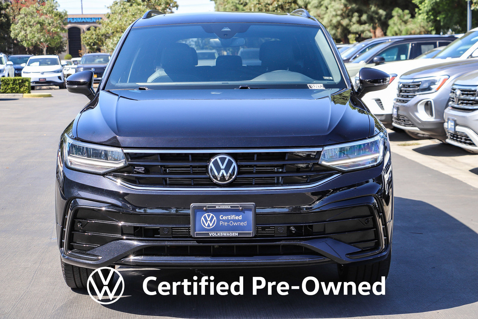 Used 2023 Volkswagen Tiguan SE R-Line FWD image 3
