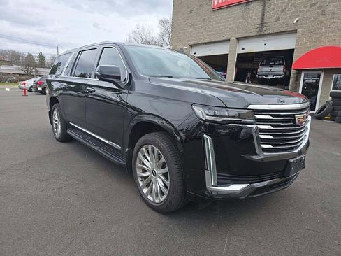 Used 2022 Cadillac Escalade ESV Premium Luxury image 3