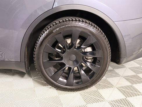 Used 2023 Tesla Model Y Long Range AWD/4WD image 17