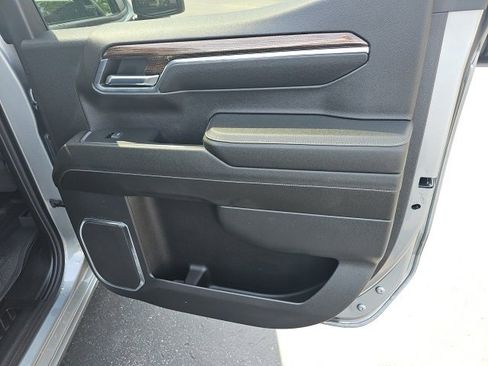 Used 2023 Chevrolet Silverado 1500 LT image 11