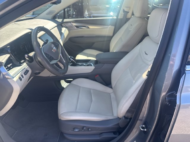Certified 2023 Cadillac XT5 Premium Luxury w/ Technology Package FWD image 9