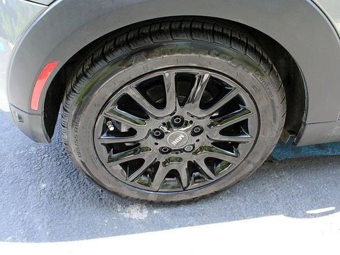 Used 2018 MINI Cooper S image 19